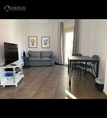 Pis  Democracia. Magnífico piso de 3 habitaciones en nou moles