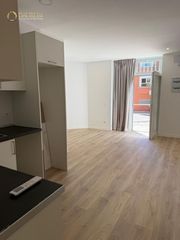 Appartement  Calle de brujas. Estupendo bajo en horcajo, con acceso directo a la calle