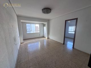Flat  Sant miquel. Estupenda oportunidad de 3 habitaciones en mislata