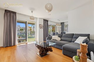 Piso  Nogal. Maravilloso piso de 3 habitaciones en la cala de mijas, en prime