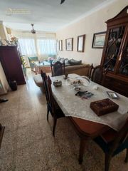 Appartement  Calle jacinto verdaguer. Fantástico piso de 4 habitaciones en perchel sur el bulto