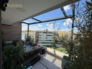 Penthouse  Gloria fuertes. Inmejorable ático de 3 habitaciones en arroyo del fresno