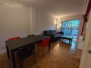 Flat  Naranjo de bulnes. Maravilloso piso de 3 habitaciones en rivas