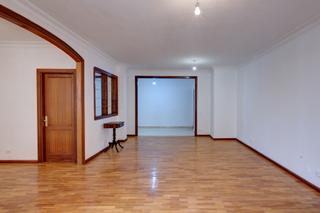 Pis en Calle canalejas 94. Oportunidad