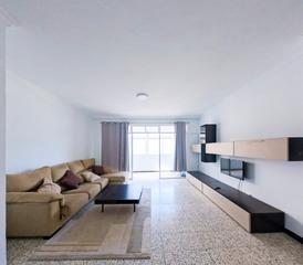 Appartement à Calle bernardo de la torre 35. Estupendo piso en calle bernardo de la torre