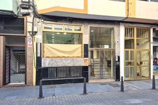 Business premise in Calle sagasta 18. Amplio local en pleno centro de la ciudad