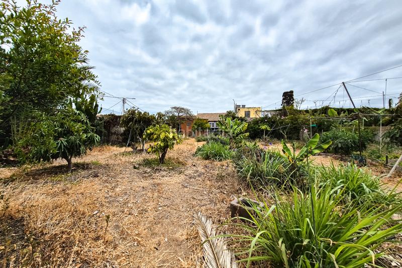 Foto f56f5fc5-7974-4363-a90d-ea108e473130. Casale con parcheggio in Cardones Arucas