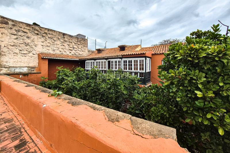 Foto f12c0b10-eddc-4964-b4d6-f167fe12b48b. Masia amb aparcament a Cardones Arucas