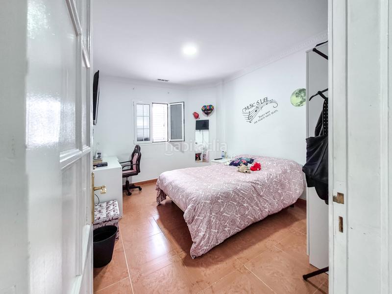 Foto 1641bd4d-adc8-4fec-8f49-b6cf22c19176. Maison jumelée dans calle vía 8013 17 dans Los Giles - Las Majadillas Palmas de Gran Canaria (Las)