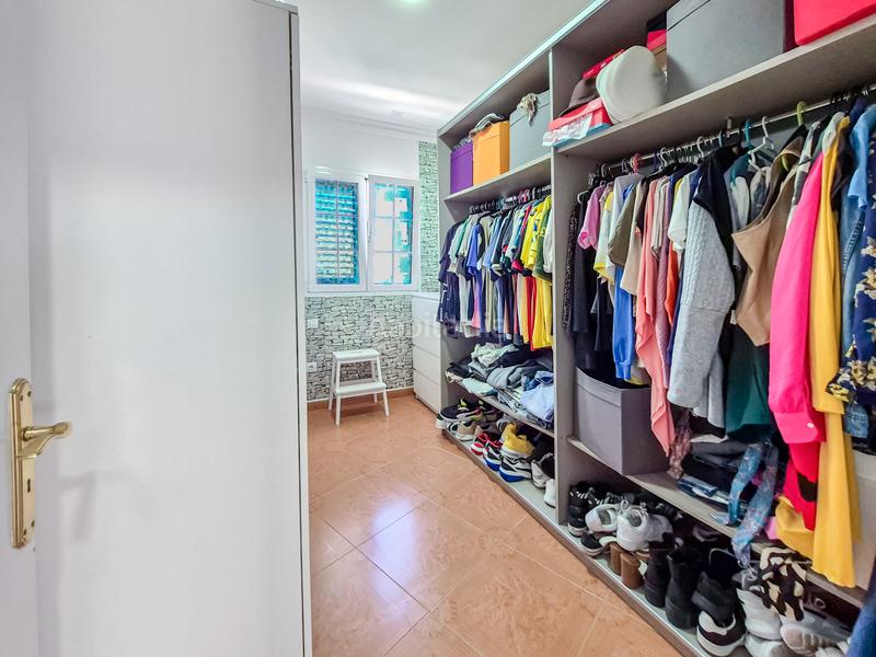 Foto 24d8d72e-c035-4fb9-b5a5-1b97042de7e1. Maison jumelée dans calle vía 8013 17 dans Los Giles - Las Majadillas Palmas de Gran Canaria (Las)