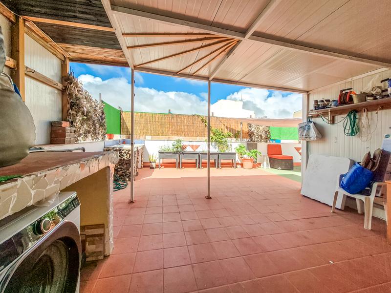 Foto 9954b35c-1c07-49ee-9855-0cc7f3a05297. Maison jumelée dans calle vía 8013 17 dans Los Giles - Las Majadillas Palmas de Gran Canaria (Las)