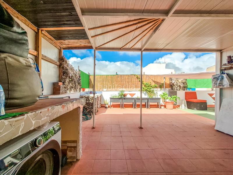 Foto c8f3b909-1629-4bad-a66f-5885edc5496e. Maison jumelée dans calle vía 8013 17 dans Los Giles - Las Majadillas Palmas de Gran Canaria (Las)