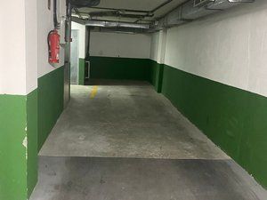 Lloguer Aparcament cotxe a Calle veintinueve de abril 96. Plaza garaje muy cerca de playa las canteras.