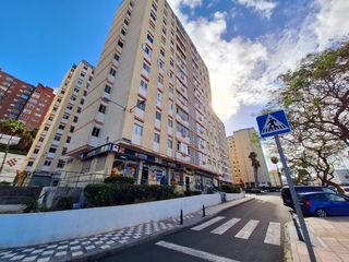Pis  Calle calzada lateral del norte. Calzada lateral del norte