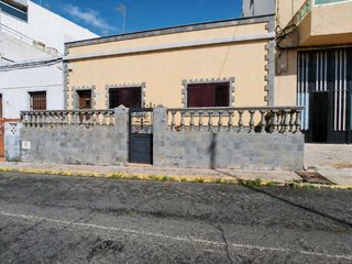 Casa  Calle pepe �lamo. Las palmas de gran canaria - casablanca