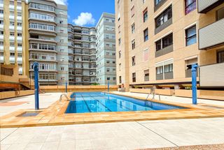 Pis  Calle república dominicana. Exclusivo piso en residencial la manzana ( guanarteme ) con pisc