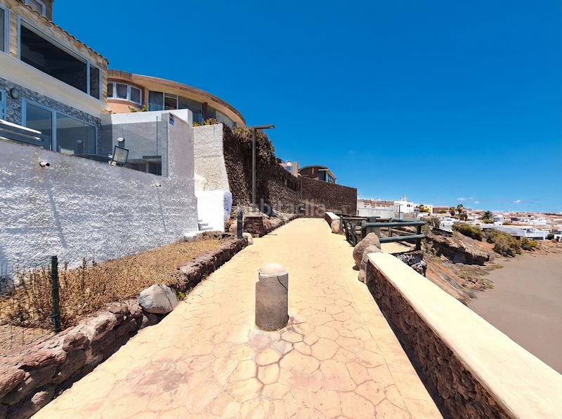Foto 96221a13-52f7-4e70-8832-4d6ab1b1627f. Casa aparellada a calle bécquer 35 a Playa del Hombre - Taliarte - Salinetas Telde