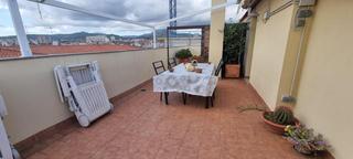 Zweistckige Wohnung  Passatge dels pirineus. Un hogar con vistas despejadas a la mola