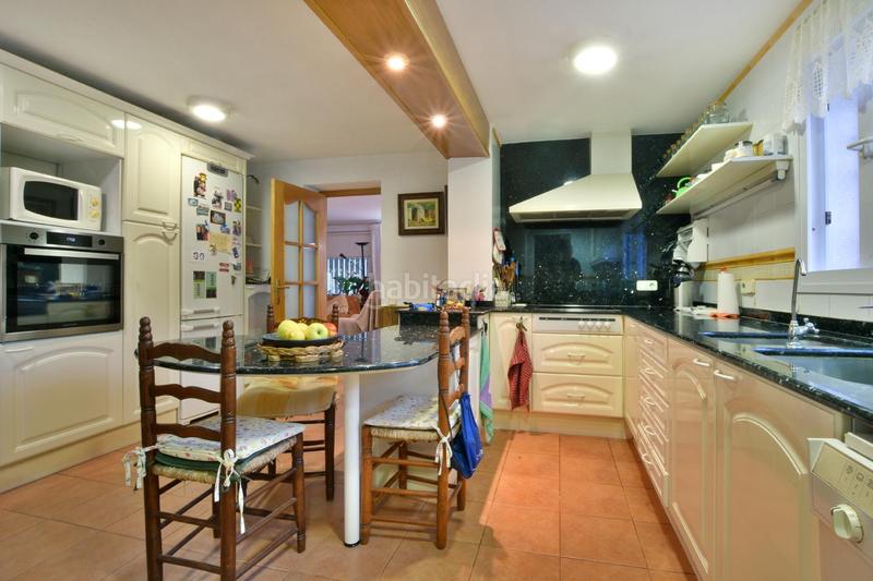 Foto b03a3e4a-a4b1-4996-a296-fbec9f960f14. Casa una oportunidad única para dos familias! en Matadepera