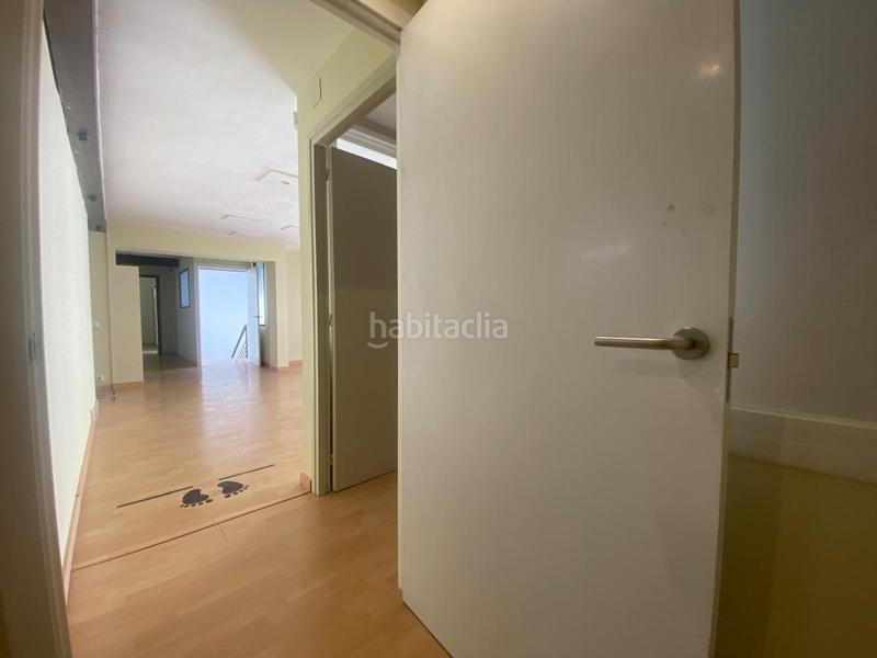 Foto d65b1d90-91ee-44aa-84bf-c4ec976bc844. Location bureau dans San Pere Terrassa