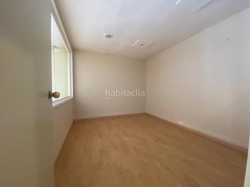 Foto f2e3d799-3e14-483e-80fb-80a11c4b0cb5. Location bureau dans San Pere Terrassa