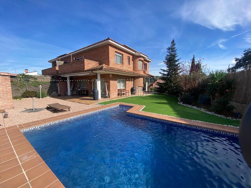 Foto 59e45b19-f3b1-42a4-9043-b88e82ef1a20. Casa con riscaldamento parcheggio piscina in Les Fonts Sant Quirze del Vallès