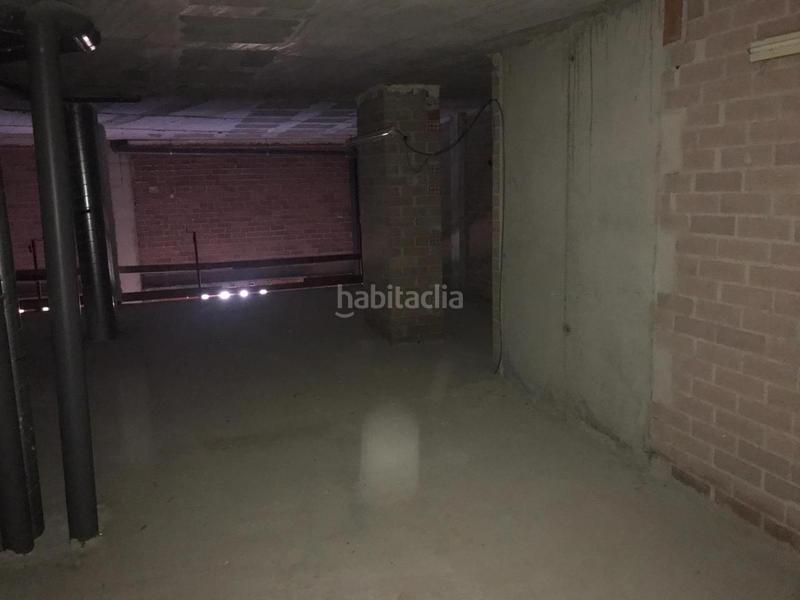 Foto 35df7e88-9f6d-4951-9e3c-812bc3d27852. Local comercial amplios escaparates que aportan gran visibilidad y luz en Terrassa