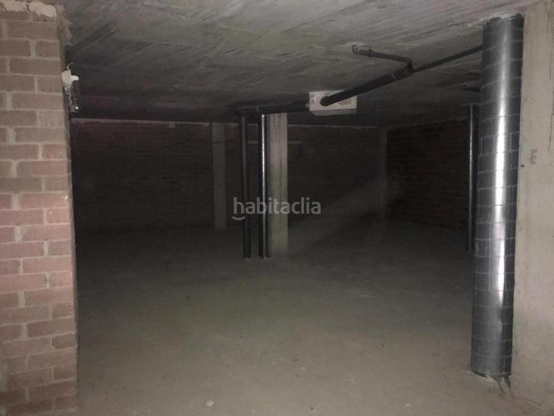 Foto 8d5dabba-20f4-423d-871f-4050f8a95ee5. Local comercial amplios escaparates que aportan gran visibilidad y luz en Terrassa