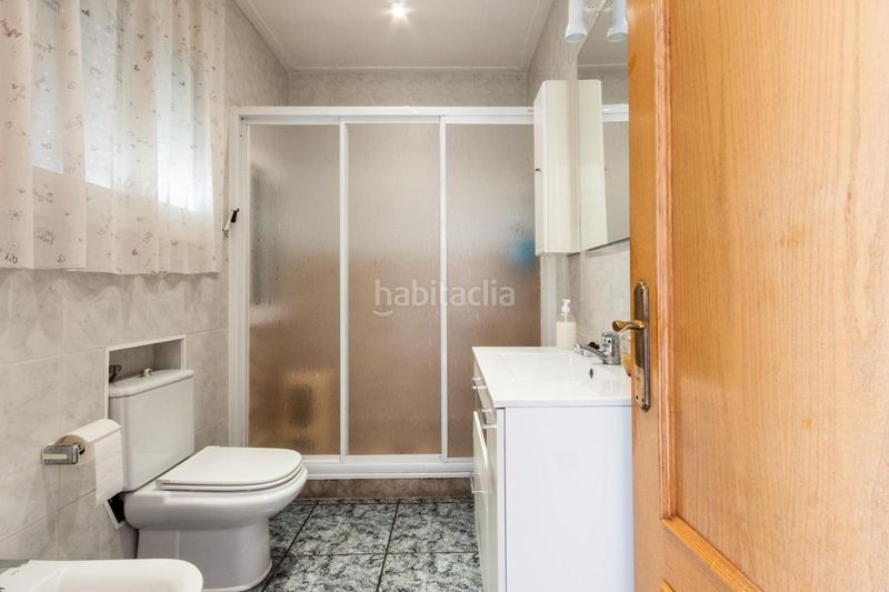 Foto 991ba069-afbf-4473-b13f-f0853686a708. Casa a Can Parellada Terrassa