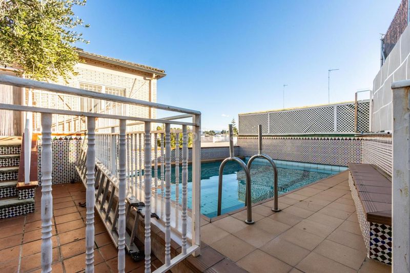 Foto c84d2129-2e2c-42c4-8de1-225f8b4a4608. Casa a Can Parellada Terrassa