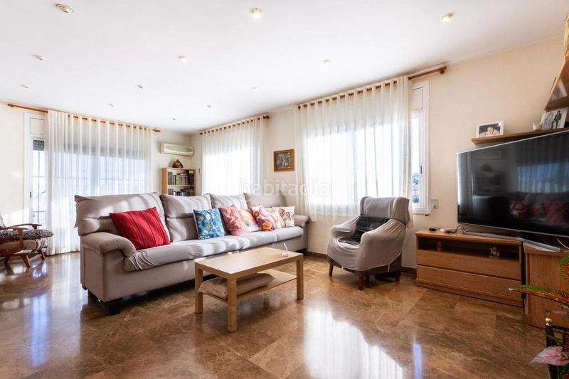 Foto ffda8940-b678-42ef-8987-729bd54ba26d. Casa a Can Parellada Terrassa