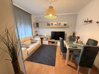 Flat  Calle de feijóo. Primera planta amb balcó. una oportunitat dinversió.