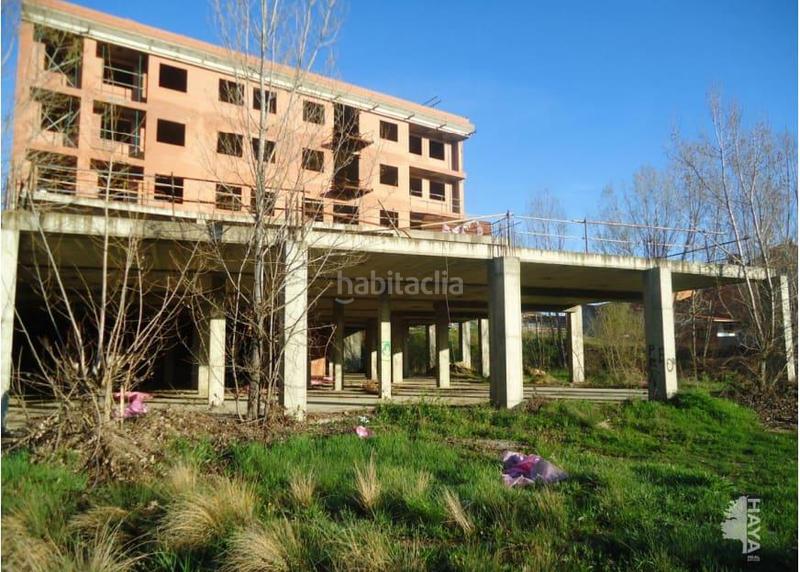 Foto 86179a80-c683-4b4e-8926-6ba92922dd64. Edificio en Benavides