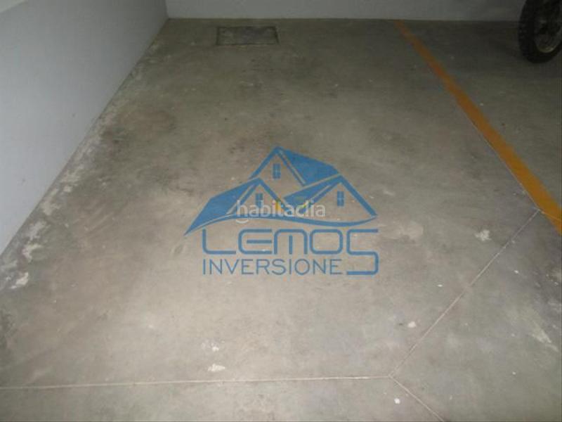 Foto 50939675-8cd5-43f8-aa32-1f8a7f7bc16c. Parking coche en Berceo