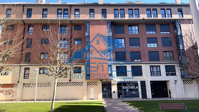 Foto bc8bfde2-8087-44a6-8571-34ac795689cb. Local comercial a San Claudio - La Chantría León