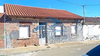 Maison  Carlos v. Se vende casa en la bañeza  calle carlos v, 44  3