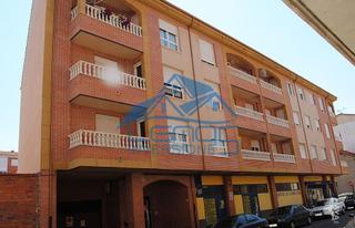 Appartement  Constitucion. Se vende piso con garaje y trastero en la bañeza  calle constitu
