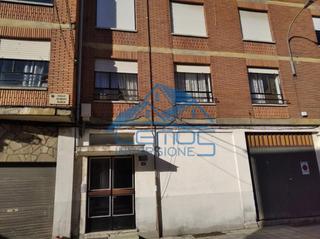 Flat  Álvaro yáñez