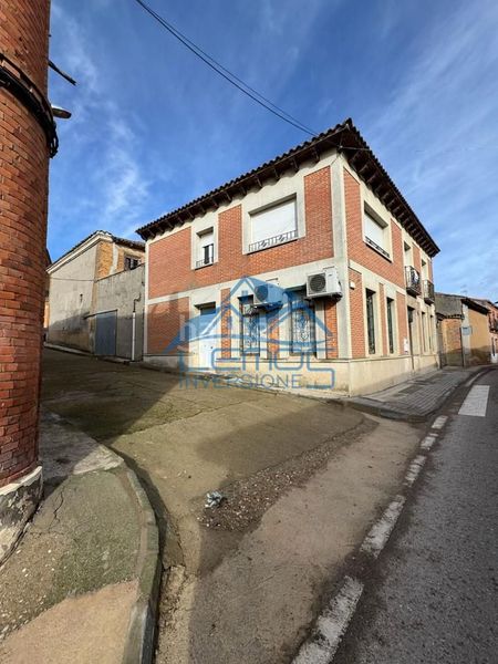 Foto fcbc06ee-5ca9-424b-9d57-d479fc909b5b. Masia a Becilla de Valderaduey