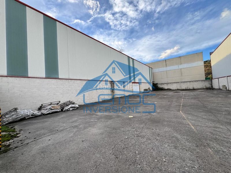 Foto 4ceb01d6-dee7-4c03-8992-e368b2692c43. Nau industrial a Bembibre