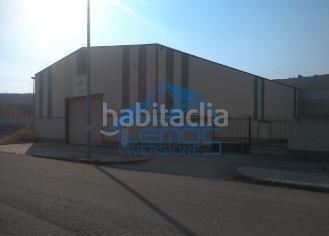 Foto adecf18b-f917-44b7-9b67-77e852aec130. Nau industrial a Bembibre