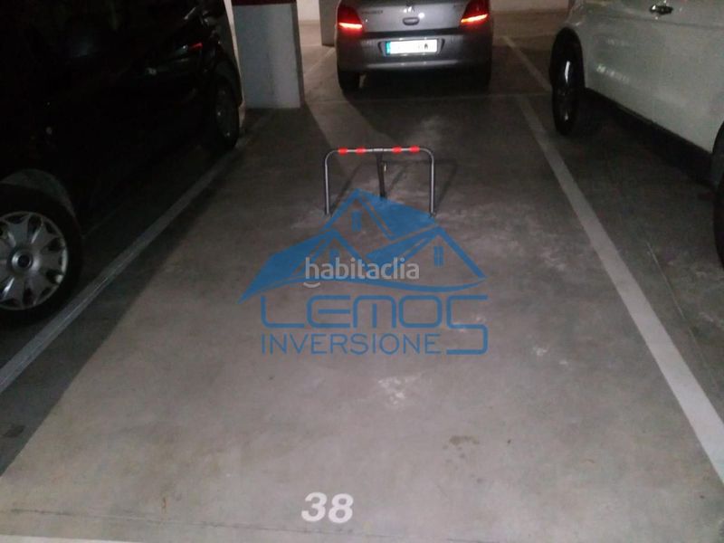 Foto dd739035-35f9-4d14-82ee-8c793ff21124. Parking coche en Santo Domingo de la Calzada