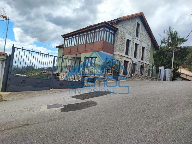 Foto 69c4dd83-b9d2-4748-957c-e2eb0c689c1a. Casa amb aparcament piscina a Candamo