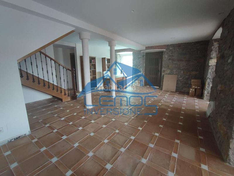 Foto a005811f-4fe4-464a-94ad-61043f11fadc. Casa amb aparcament piscina a Candamo