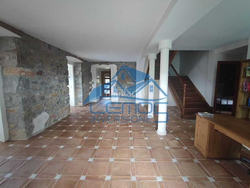 Foto ce23d959-b092-493e-81c6-631d7172260f. Casa amb aparcament piscina a Candamo