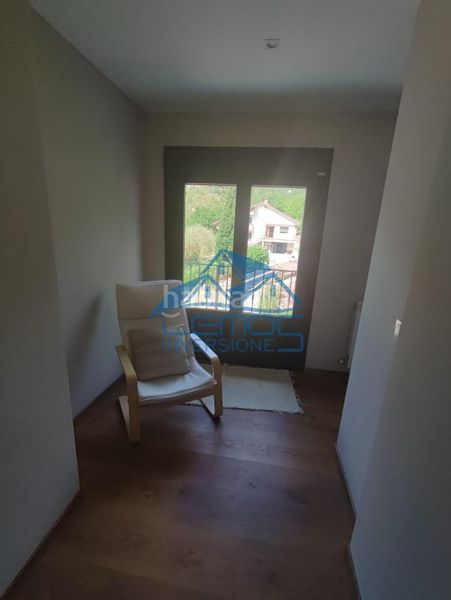 Foto fd712299-660a-4cc1-ad06-98b9abf7571a. Casa amb aparcament piscina a Candamo