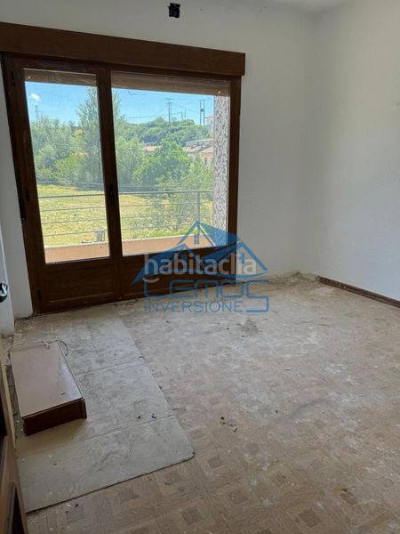 Foto c48ed9d5-056e-4c49-8b95-189f82d1f809. Casa a Boñar