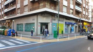 Local Comercial  Avenida de la paz. Edificio residencial situado en avda de la paz, hace esquina con