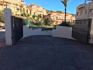 Aparcament cotxe a Calahonda. Garaje en venta en calahonda.