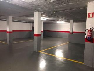 Aparcament cotxe a Calahonda. Garaje en venta en calahonda.